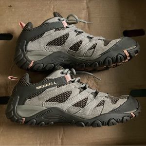 Merrell size 8 Alverstone Hiking Boot in Aluminum Brown/Pink